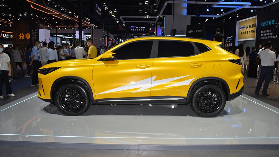 全系1.5T，不到10万就能买，欧尚X5 PLUS每月养车1700元贵吗？