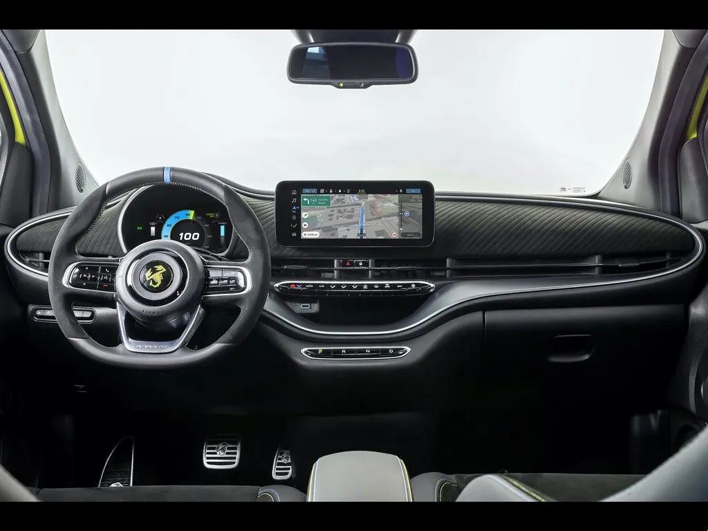 Abarth 500e正式发布 国内的土豪们要考虑平行引入吗？