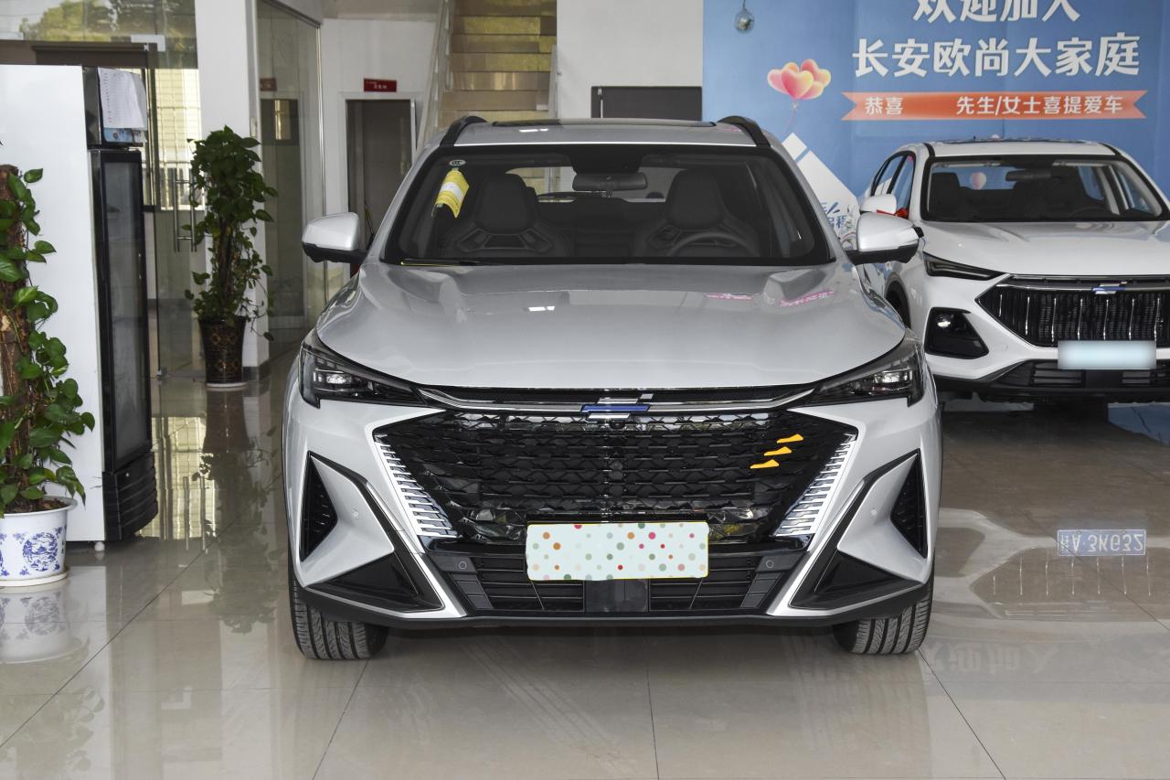 预售价9.99万起，竞争哈弗H6，长安欧尚X5 PLUS到店