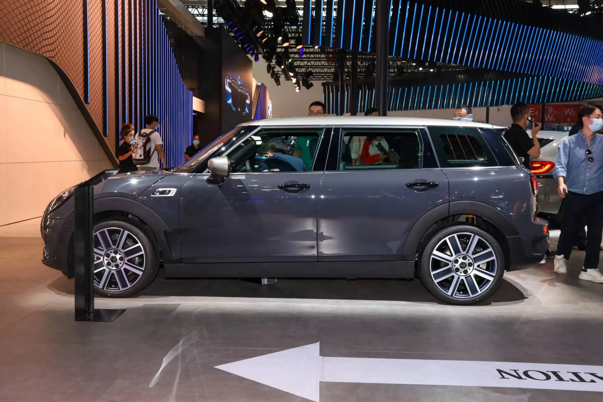 瞄准女性市场，整车设计小巧可爱，MINI CLUBMAN产品力解析