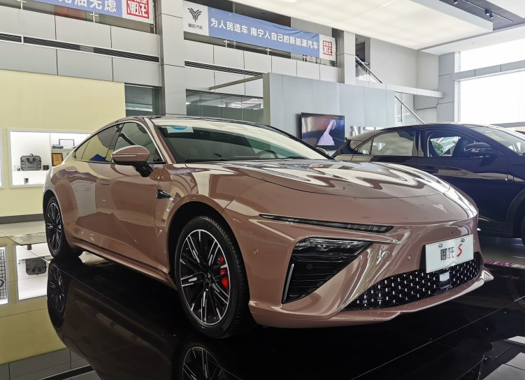 车长近5m，百公里3.9S，综合续航超1100KM，还看什么比亚迪海豹？