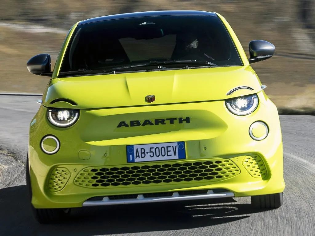 Abarth 500e正式发布 国内的土豪们要考虑平行引入吗？