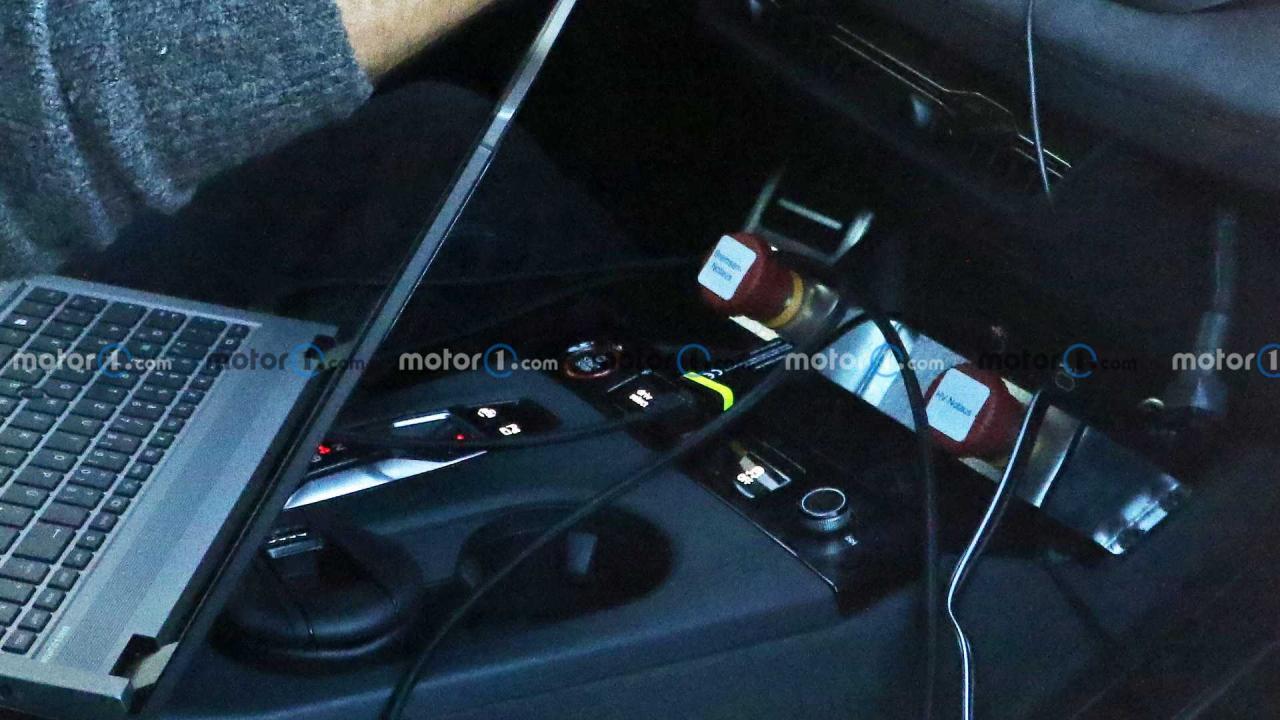 配分体式大灯组 奥迪RS Q6 e-tron谍照曝光 内饰有亮点