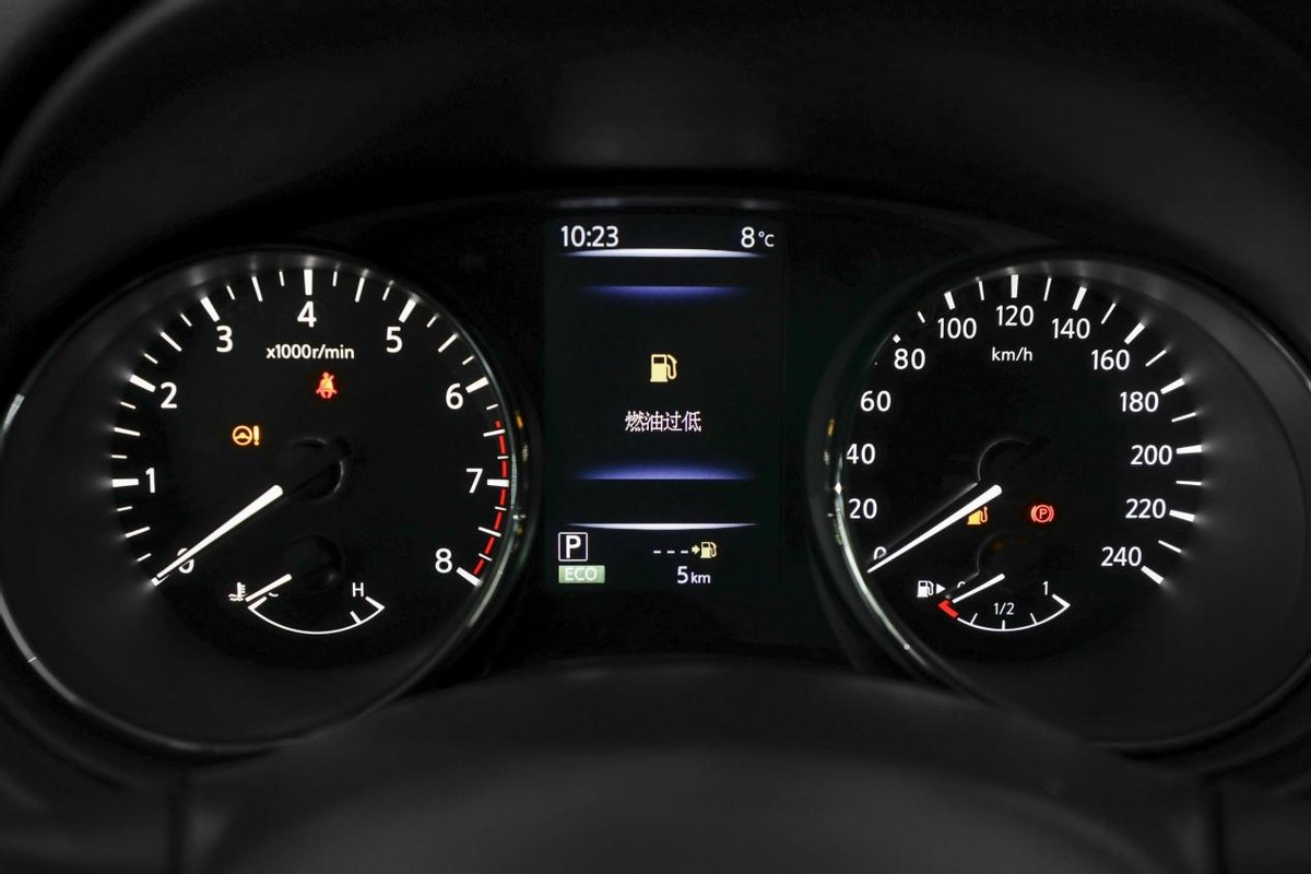 能成为日产的希望吗？2.0L+CVT，对标本田CR-V，体验奇骏·荣耀