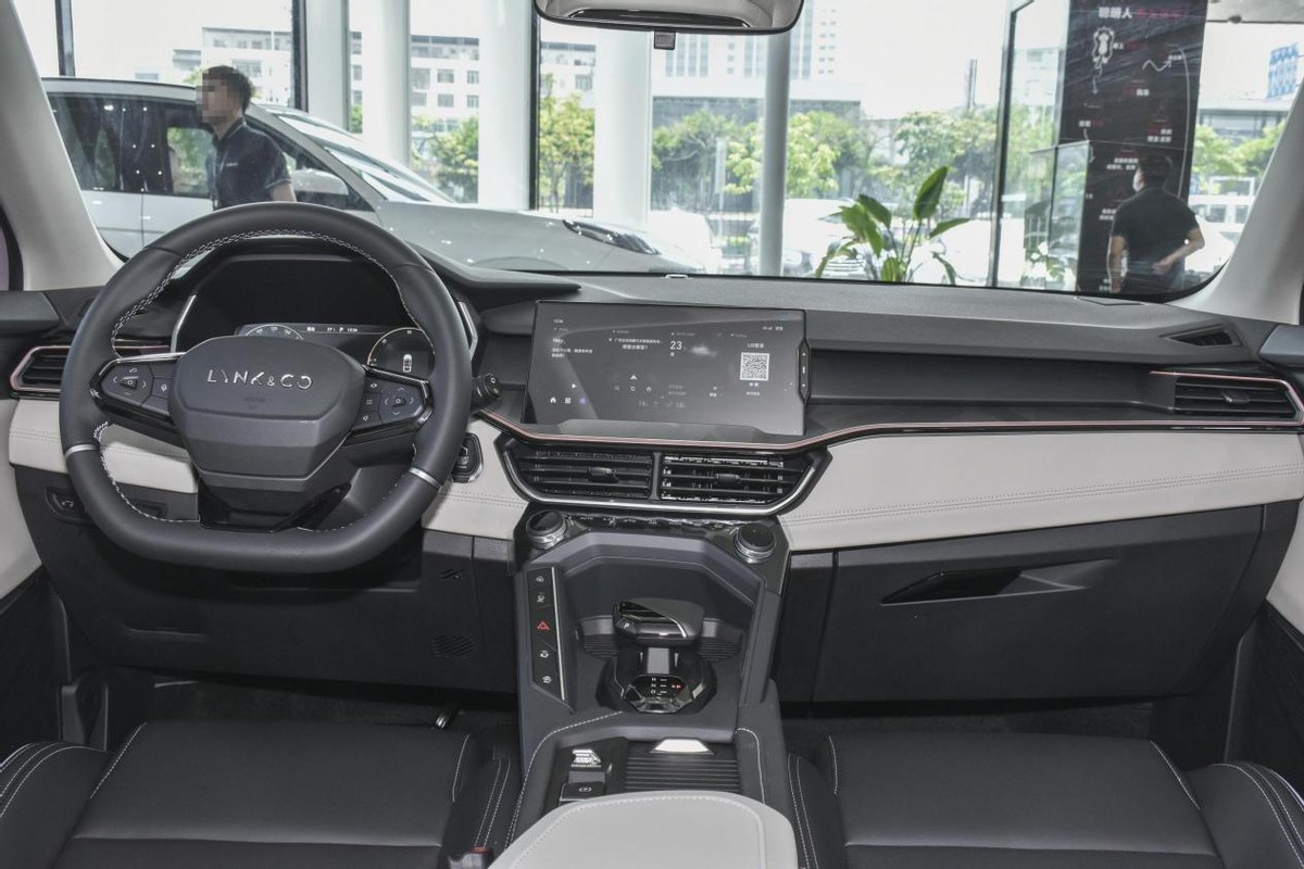 解析领克06 PHEV：搭载1.5T插混动力，整车造型时尚