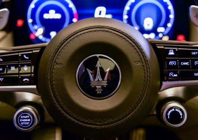 玛莎拉蒂拿出王牌中型SUV，全新设计，330马力带声浪，挑战Macan