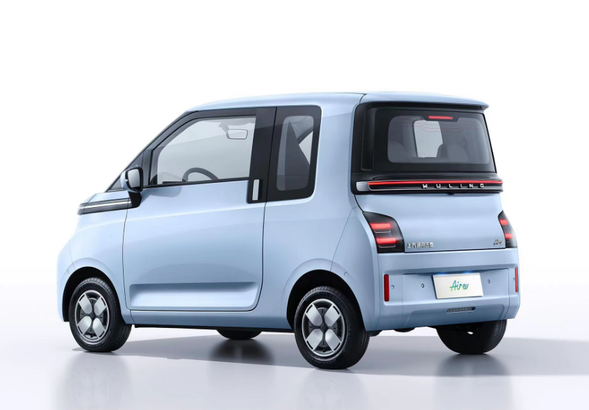 五菱Air ev晴空正式上市，6.78万元起售，续航达300公里