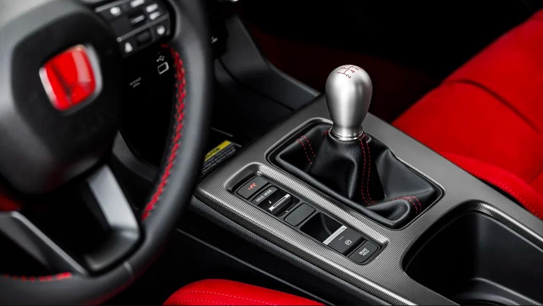 解读本田思域Type R，42万红头2.0T，特殊双轴支柱悬挂