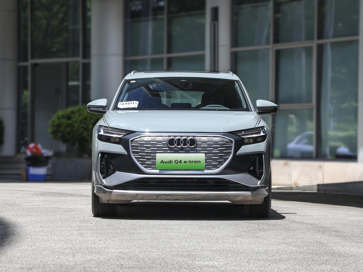 纯电豪华SUV，三电系统质保8年，29.99万起，奥迪Q4 e-tron如何？