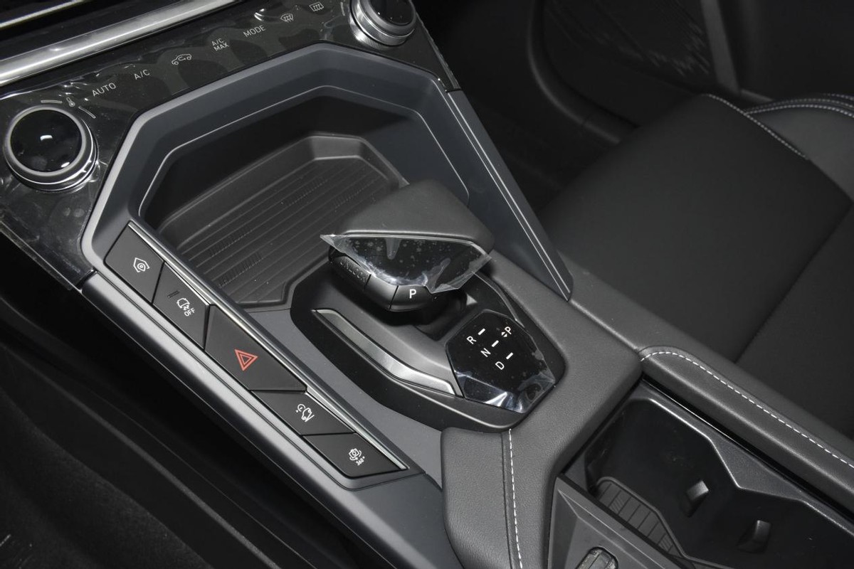 解析领克06 PHEV：搭载1.5T插混动力，整车造型时尚