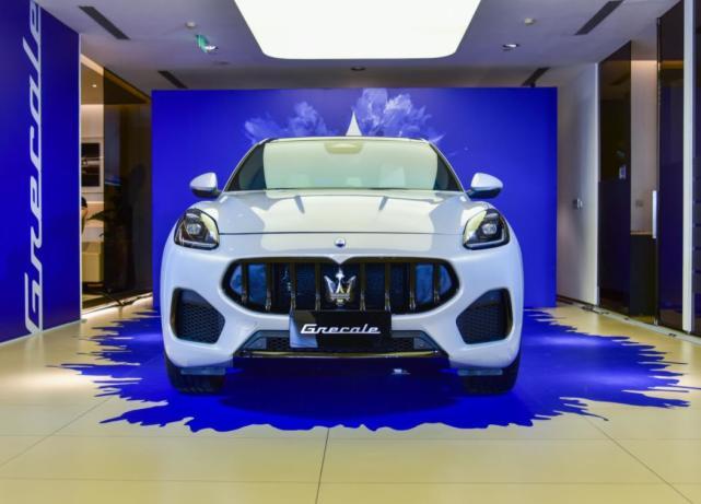 玛莎拉蒂拿出王牌中型SUV，全新设计，330马力带声浪，挑战Macan