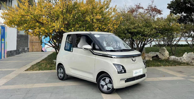 6.78-8.28万，冲不冲双座版本？五菱Air ev晴空购车手册