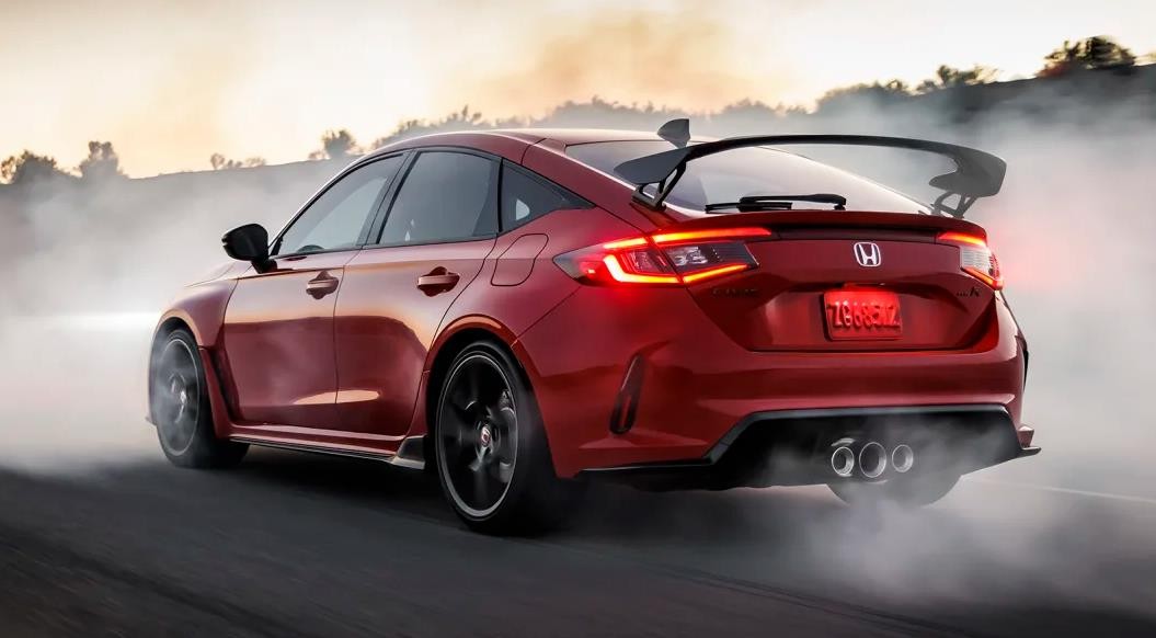 解读本田思域Type R，42万红头2.0T，特殊双轴支柱悬挂