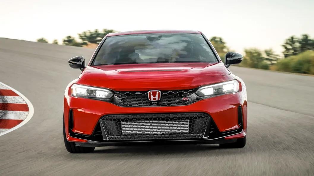 解读本田思域Type R，42万红头2.0T，特殊双轴支柱悬挂