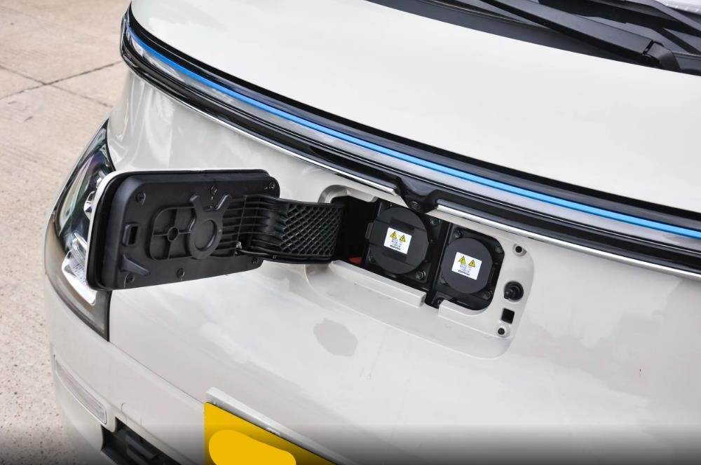 五菱再推代步车，入门续航300km，2座4座任选，五菱晴空即将上市