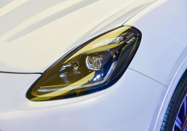玛莎拉蒂拿出王牌中型SUV，全新设计，330马力带声浪，挑战Macan