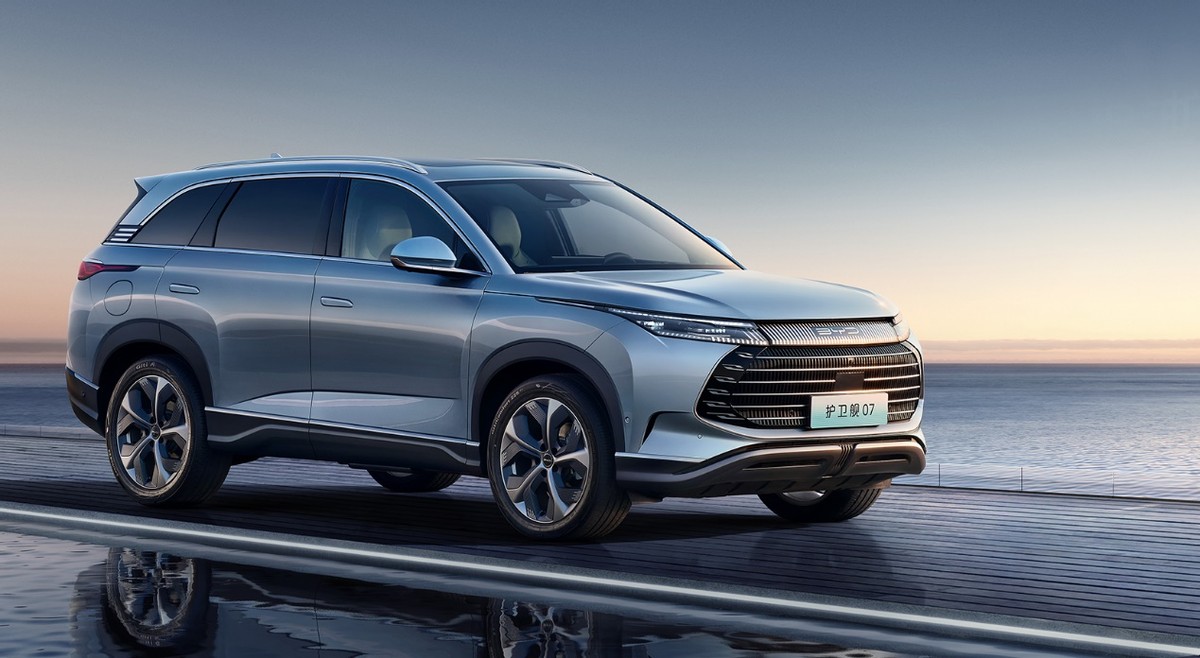 25万左右买新能源中型SUV 比亚迪护卫舰07和问界M5怎么选？