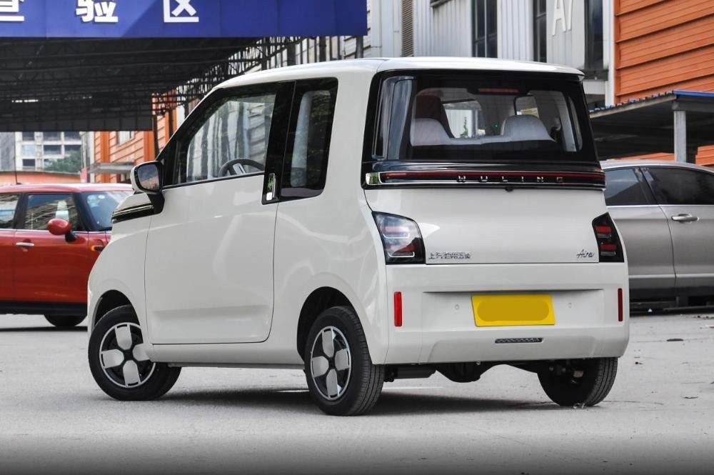五菱再推代步车，入门续航300km，2座4座任选，五菱晴空即将上市