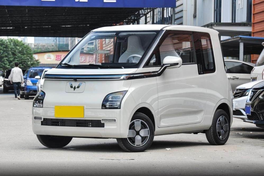五菱再推代步车，入门续航300km，2座4座任选，五菱晴空即将上市