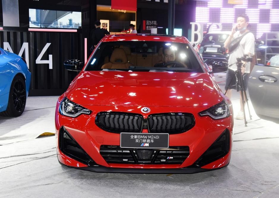 宝马M240i配3.0T六缸发动机，售价41.98万，不贵