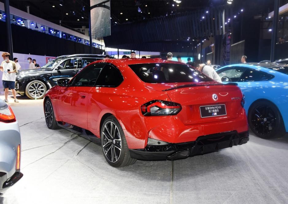 宝马M240i配3.0T六缸发动机，售价41.98万，不贵