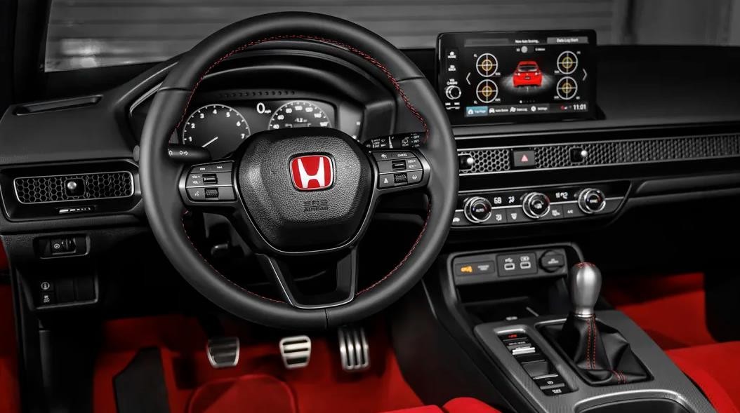 解读本田思域Type R，42万红头2.0T，特殊双轴支柱悬挂