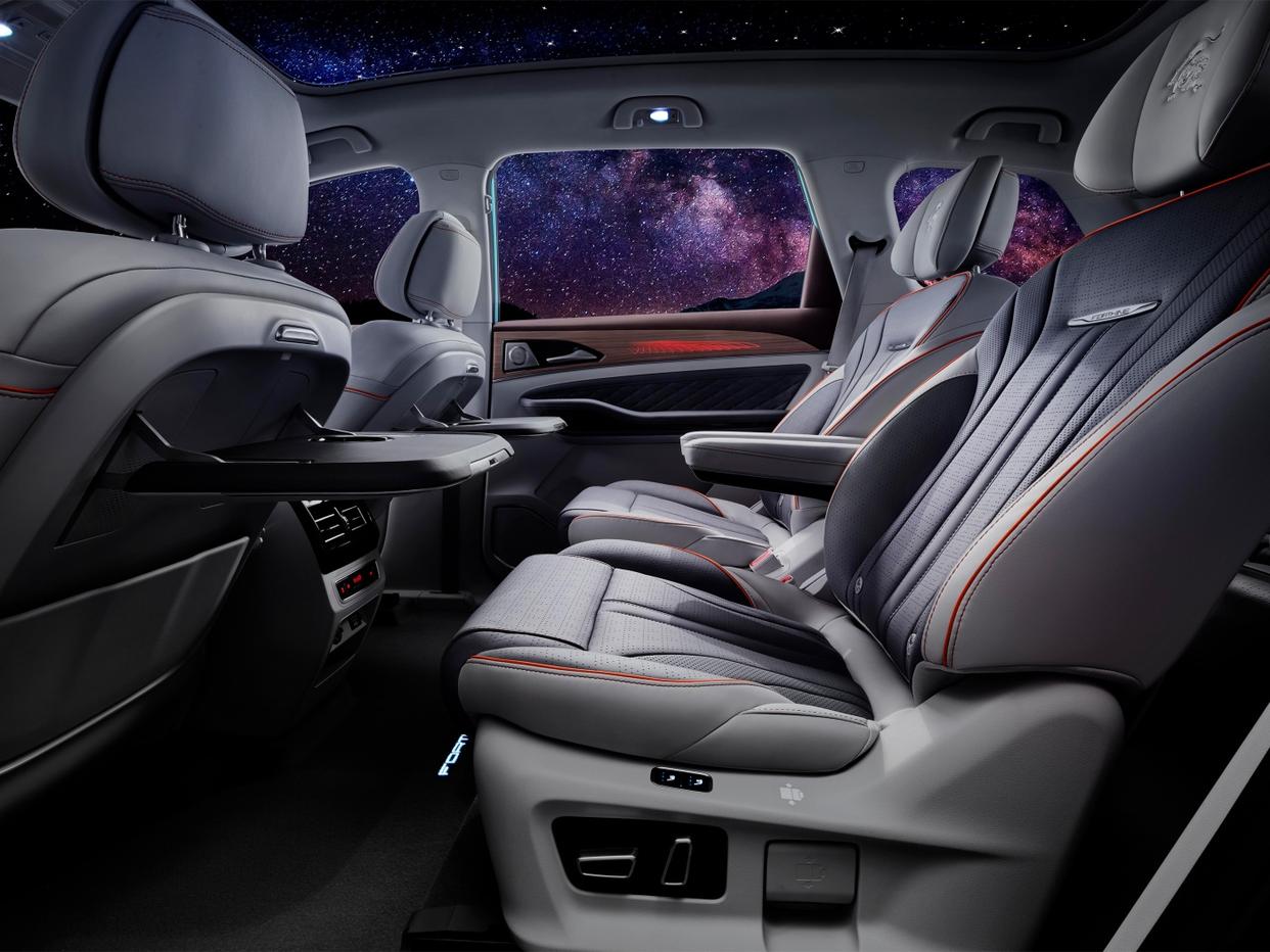 5星安全MPV，1.5T飚出197马力，11.99万起，风行游艇实力如何？
