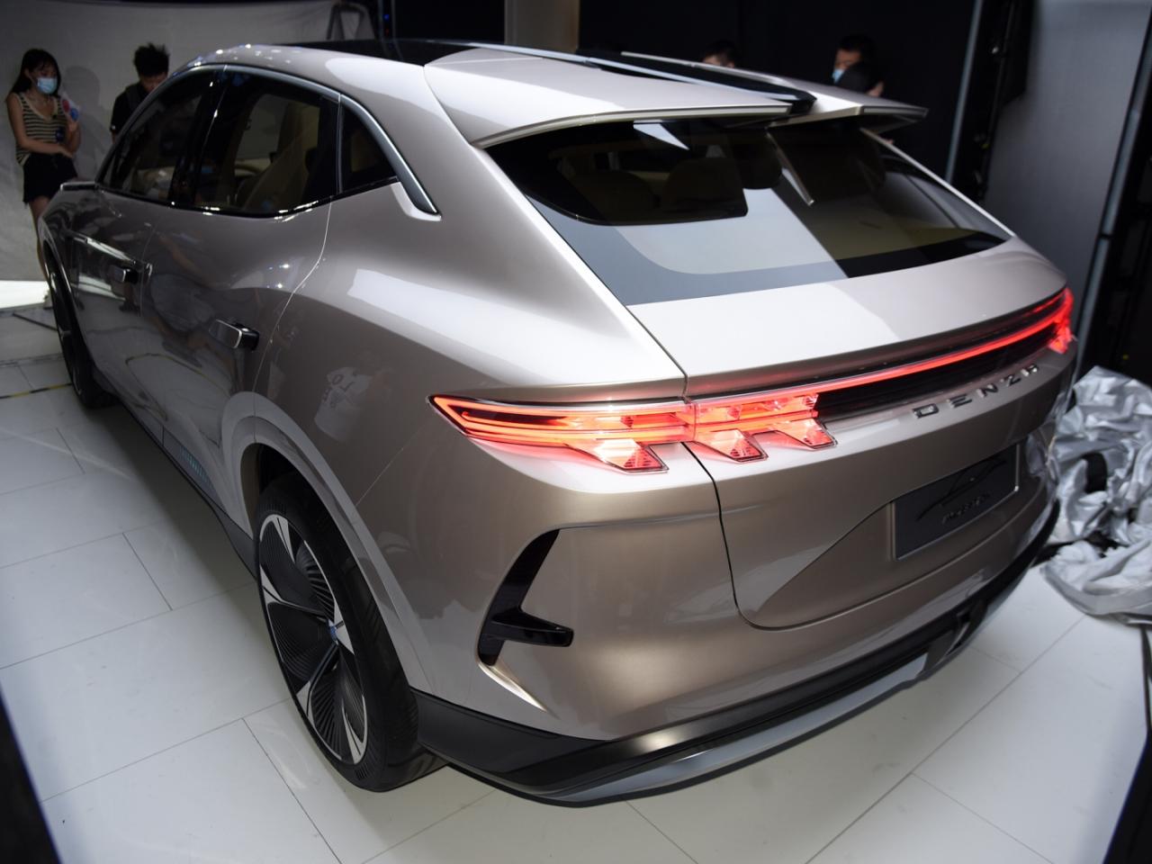 腾势全新SUV曝光，3秒级破百，能否竞争特斯拉Model Y？