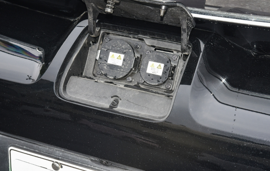 "高端"城市代步车对决，YOUNG光小新对比宝骏KiWi EV