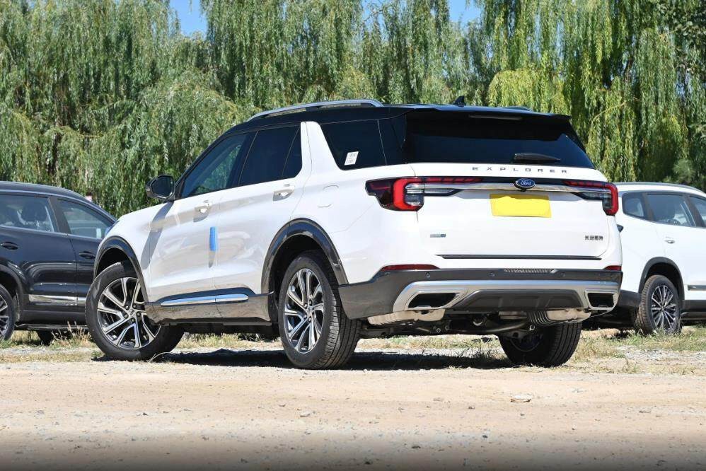 被低估的美系中大型SUV，车长超5米，全系标配2.3T+10AT