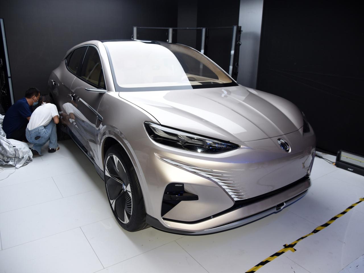 腾势全新SUV曝光，3秒级破百，能否竞争特斯拉Model Y？