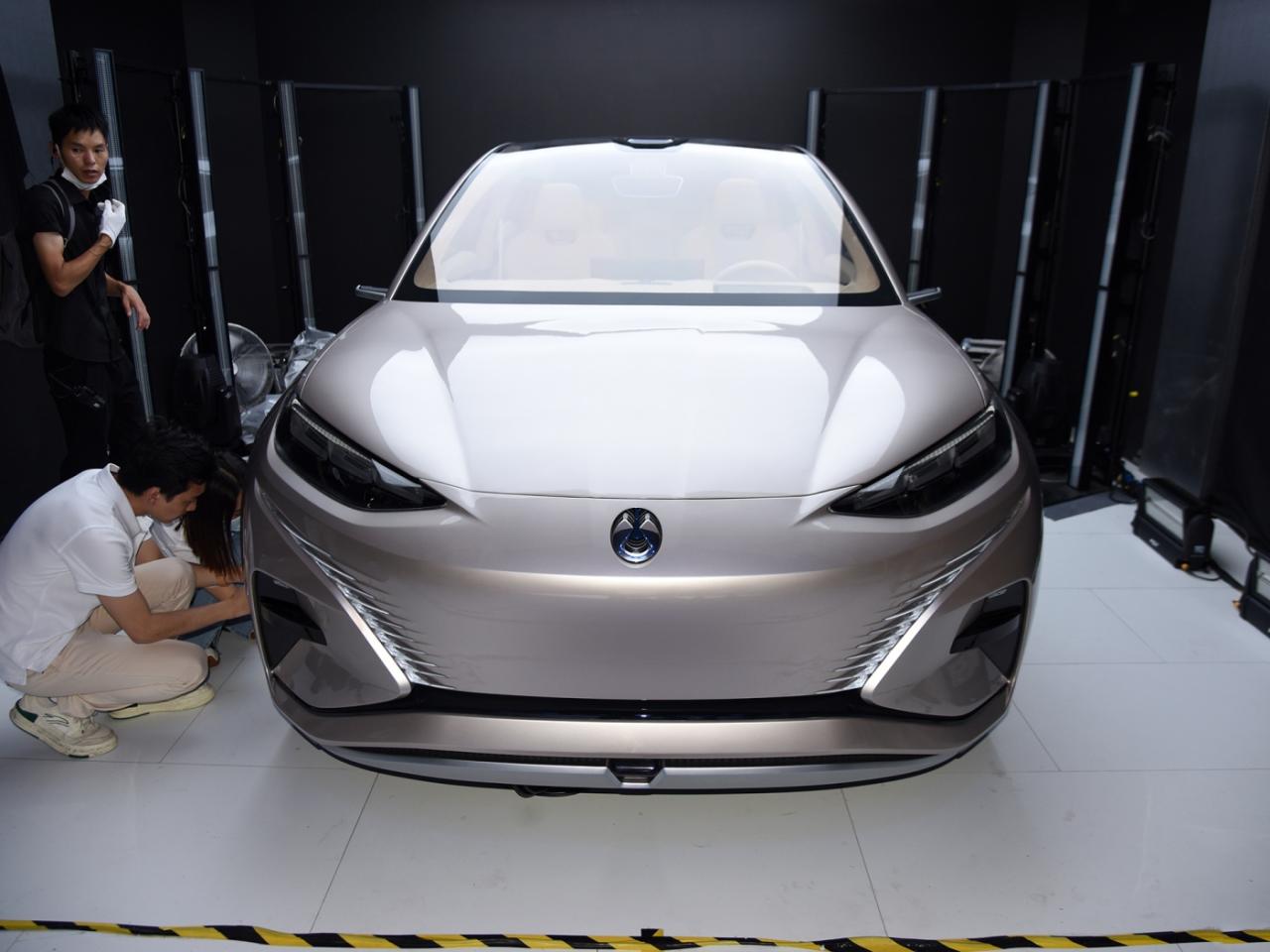 腾势全新SUV曝光，3秒级破百，能否竞争特斯拉Model Y？