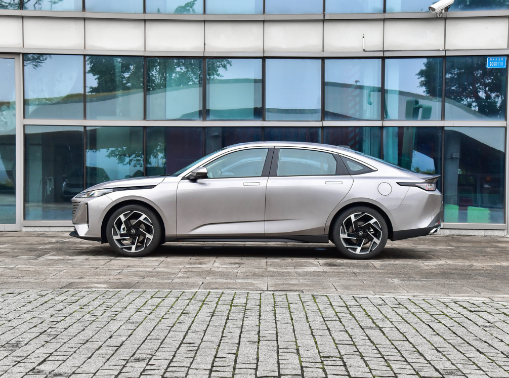 长安推出新车，取名：逸达，车长4770mm搭载1.5T，油耗不足6L