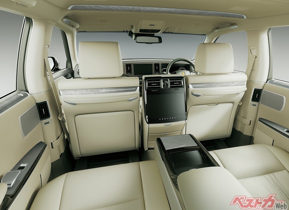 丰田世纪SUV曝光，车长5米2，配3.5L V6发动机，能否竞争奔驰GLS？