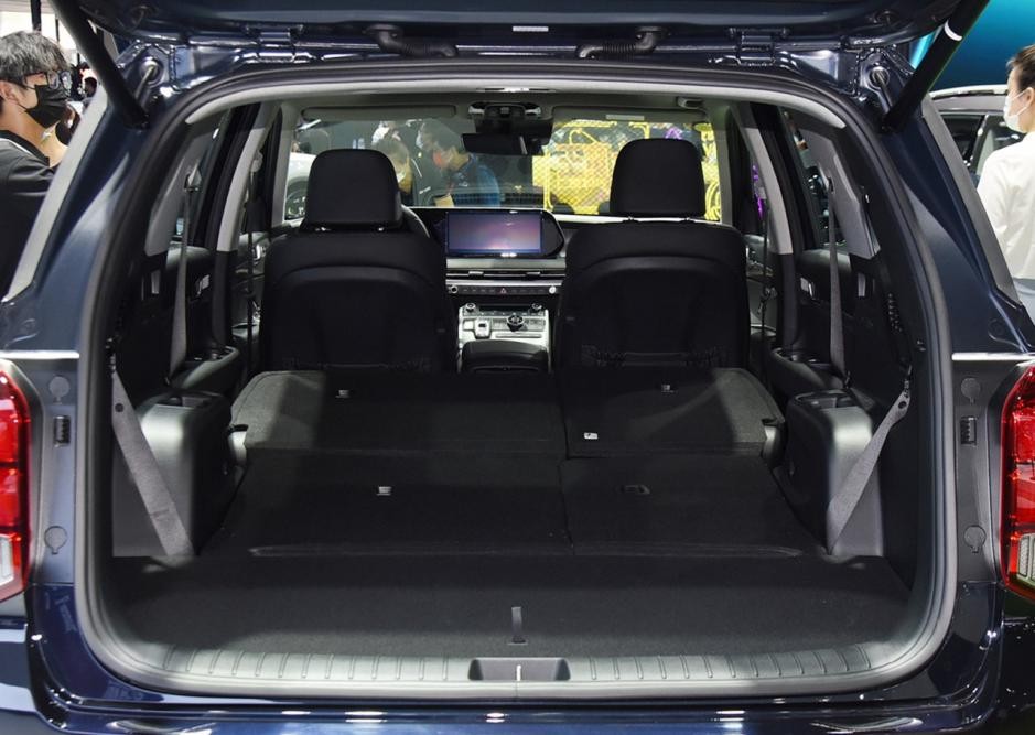 现代的帕里斯帝，3.5L V6配8AT，动力很强