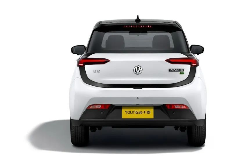 "高端"城市代步车对决，YOUNG光小新对比宝骏KiWi EV