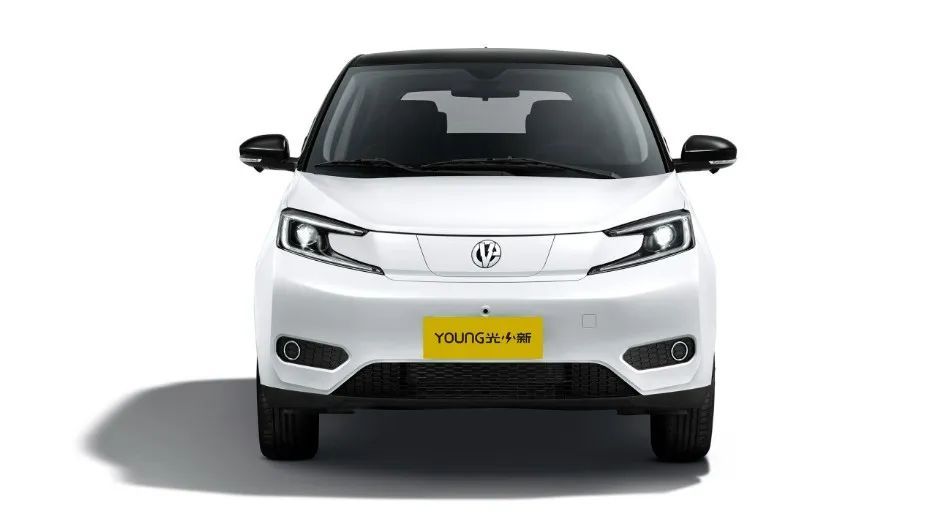 "高端"城市代步车对决，YOUNG光小新对比宝骏KiWi EV