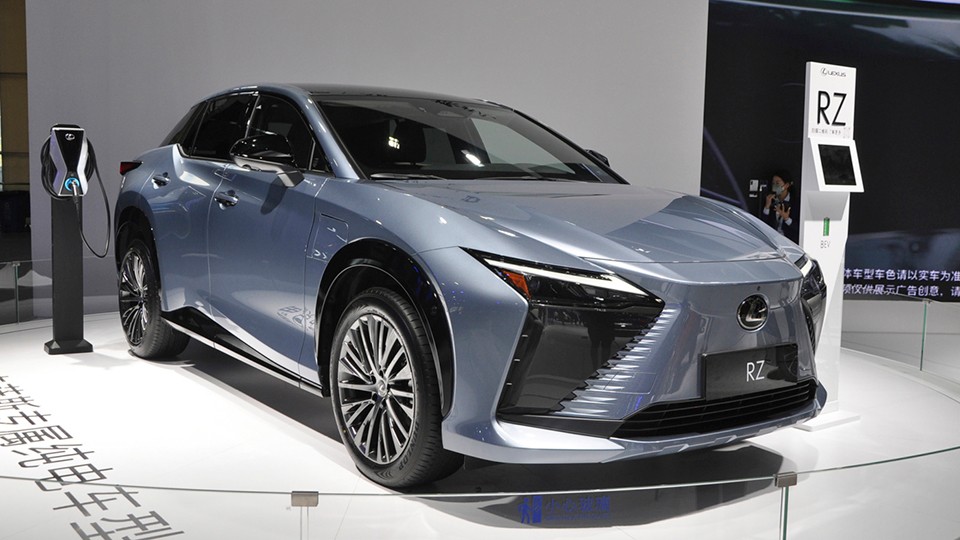 30万豪华SUV，送终生免费保养？雷克萨斯RZ预计养车7百元/月