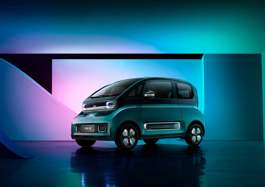 "高端"城市代步车对决，YOUNG光小新对比宝骏KiWi EV