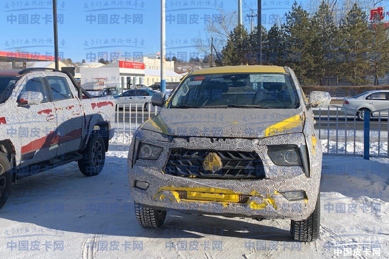 也有越野版车型 中国重汽全新皮卡测试谍照曝光