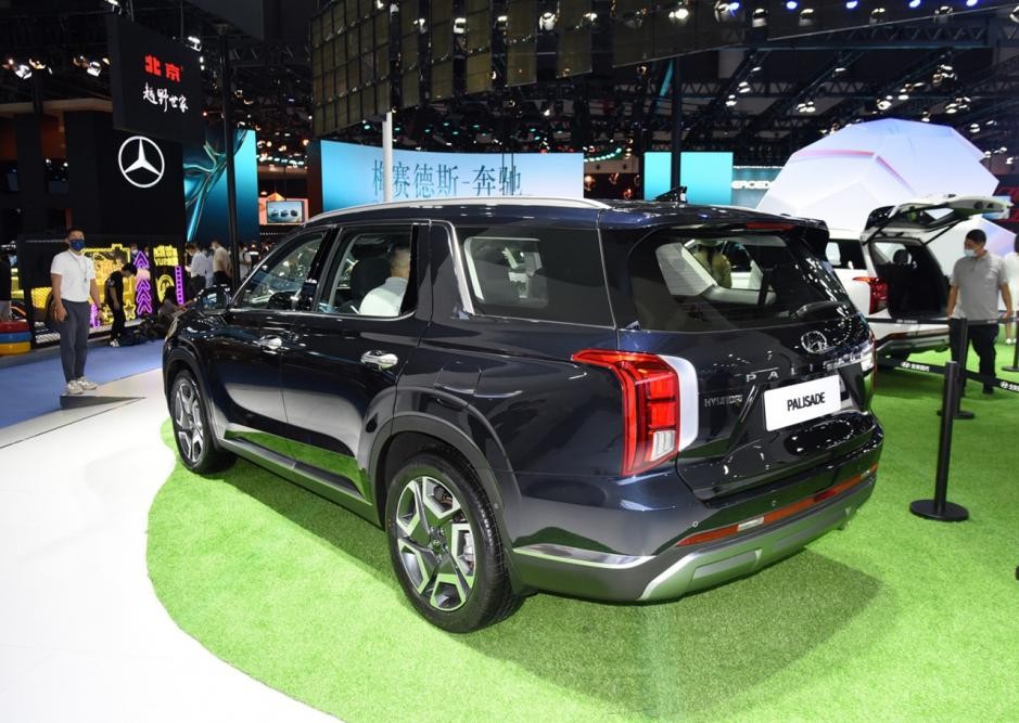 现代的帕里斯帝，3.5L V6配8AT，动力很强
