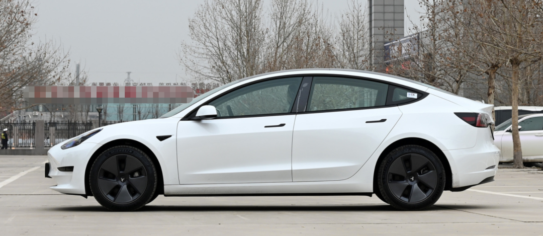 特斯拉MODEL 3“瞄准”比亚迪海豹，谁才是20万级最优选？
