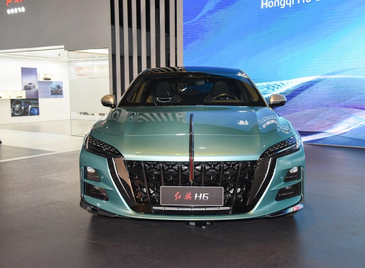 红旗H6将上市，车长近5米，外观时尚，搭载2.0T，定价多少合适？
