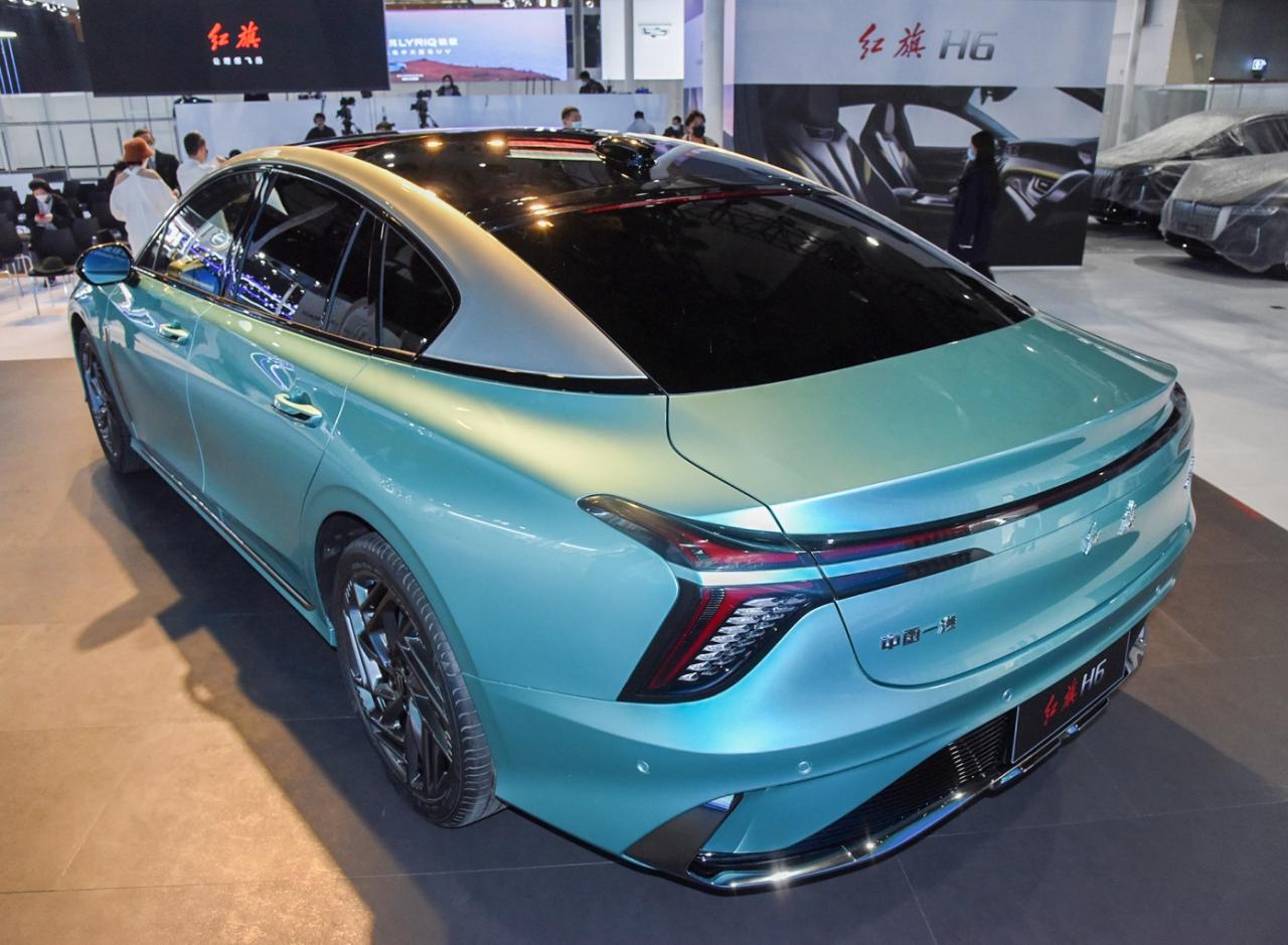 红旗H6将上市，车长近5米，外观时尚，搭载2.0T，定价多少合适？