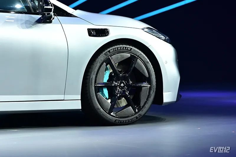 “比Model 3贵，但你们会选我”，实拍广汽埃安Hyper GT纯电轿跑车