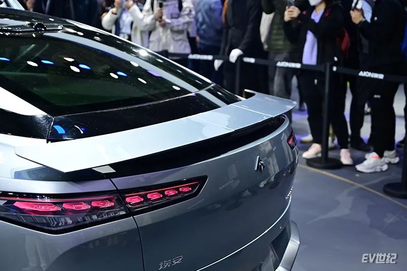 “比Model 3贵，但你们会选我”，实拍广汽埃安Hyper GT纯电轿跑车