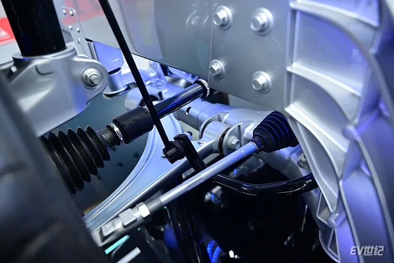 “比Model 3贵，但你们会选我”，实拍广汽埃安Hyper GT纯电轿跑车
