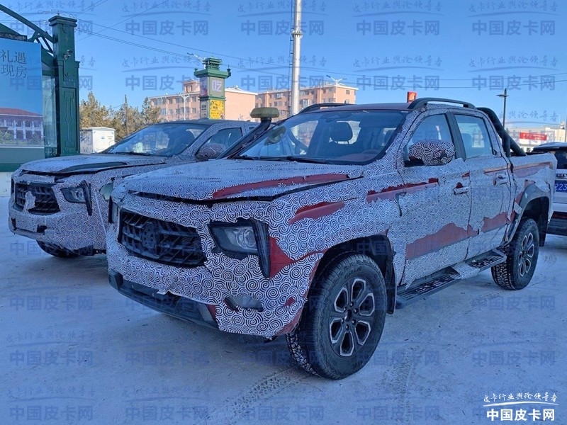 也有越野版车型 中国重汽全新皮卡测试谍照曝光