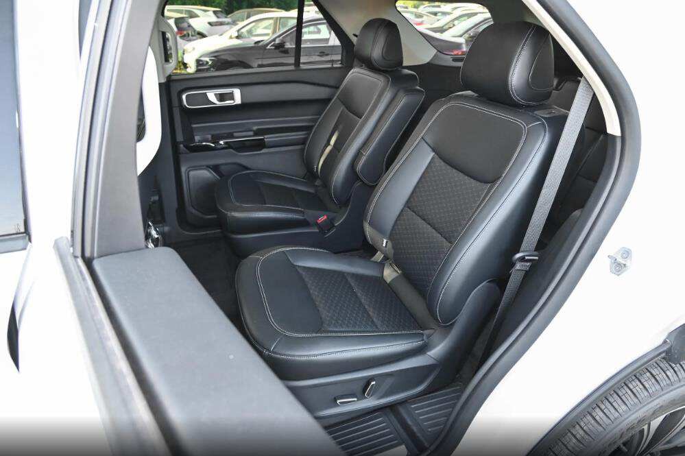 被低估的美系中大型SUV，车长超5米，全系标配2.3T+10AT
