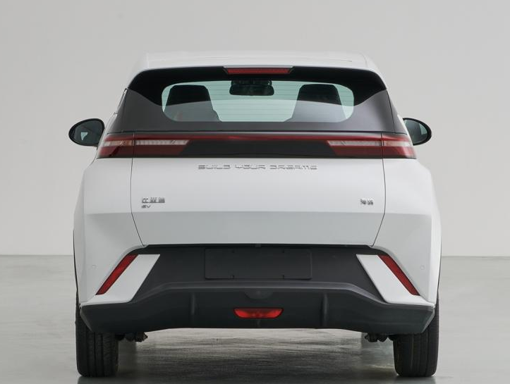 比亚迪又要推出新车，车长3米多，续航或达到300km，外观还挺时尚